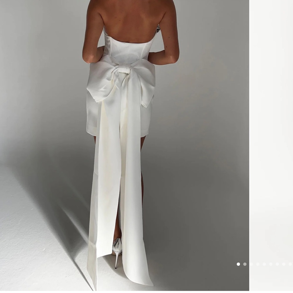 Meshki Bow dress NEVER WORN